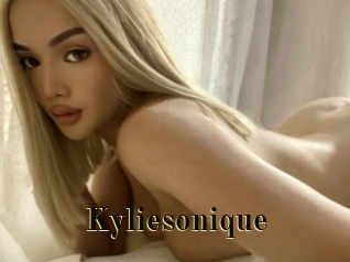 Kyliesonique