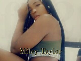 Miley_Taylor