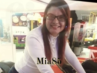 Mia85