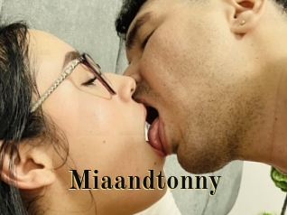 Miaandtonny